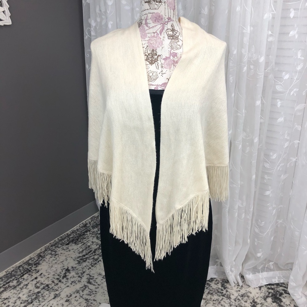 Triangle Knit Shawl - Cream